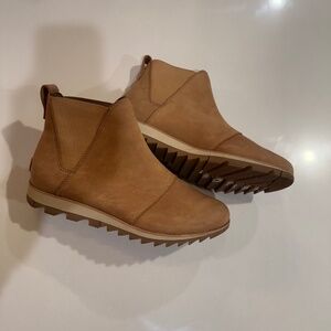 Sorel Evie II Women's Tan Leather Slip On, Ankle Boots